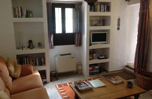Algarinejo House | Casa Cerretillo, "A slice of paradise" Rural White House with Modern Luxuries