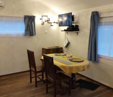 Ujbarok Apartment | CASA CHIOMEI close M1