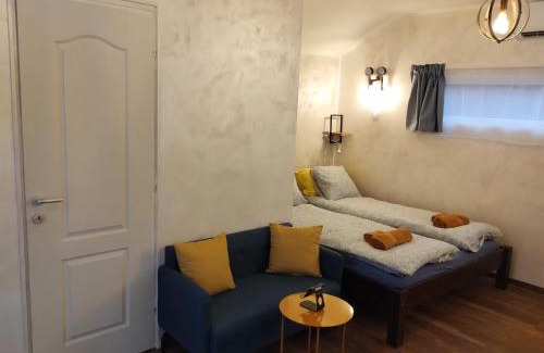 Ujbarok Apartment | CASA CHIOMEI close M1