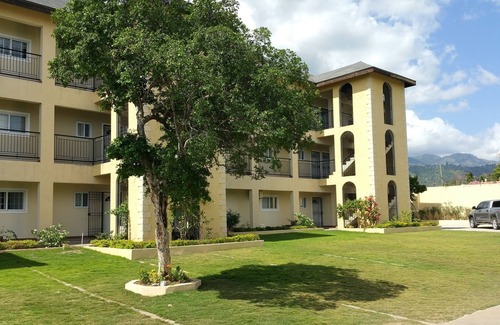 New Kingston Apartment | Casa Clayton at Donhead - New Kingston