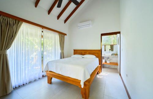 Puerto Viejo de Talamanca House | Casa Coki - Modern Villa Pool Steps From the Beach
