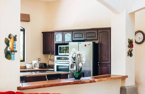 Esterillos Oeste House | Casa Colibri - Hidden Gem with spacious rooms