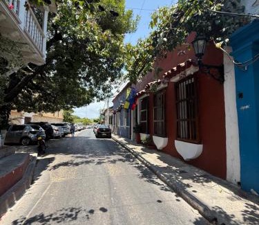 Cartagena Walled City Bed & Breakfast | Casa Colonial Serrezuela