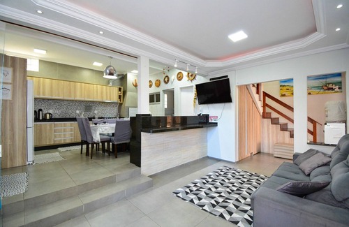 Alto Ribeirao Leste House | Casa com Piscina no Ribeirão da Ilha - SDI013