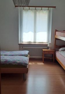 Pianezzo Apartment | Casa con giardino in centro