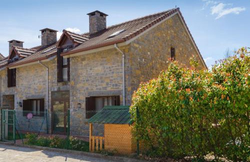 Hecho House | CASA CON JARDIN EN HECHO
