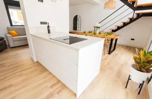 Camas House | Casa con piscina a 5 km del centro de Sevilla