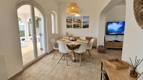 Luz Villa | Casa Contente 3-bedroom villa with pool