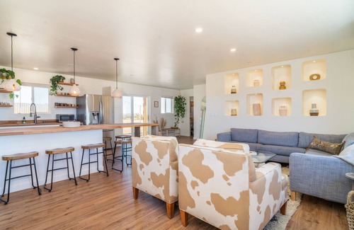 Landers House | CASA COPAL: Desert escape on 2.5 acres w/hot tub near Joshua Tree National Park