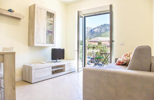 Cala Gonone Apartment | Casa Corallina, wi-fi air-con IUN Q7749