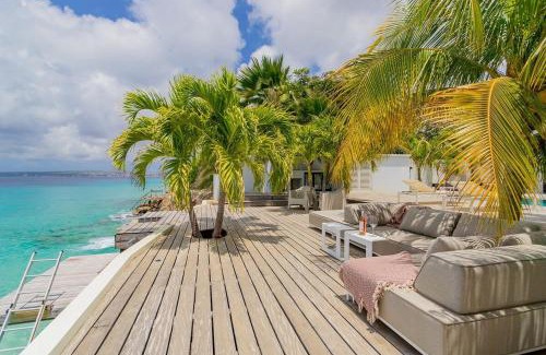 Belnem Villa | Casa Corazón Oceanfront with its Own House Reef