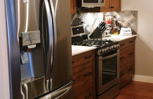 Sun Peaks House | Casa Corea at Echo Landing, 2 bedroom, 2 bathroom townhome, private garage, BBQ