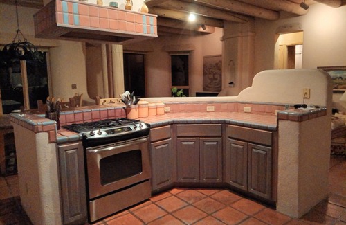 Arroyo Seco House | CASA COYOTE - Los Altos- Adobe View Home-Clubhouse Swim/Tennis/Ski/WIFI/Spa/Hike