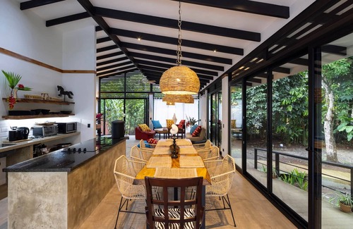 Puerto Viejo de Talamanca House | Casa Kali ~ With pool & A/C 4 min walking to the beach