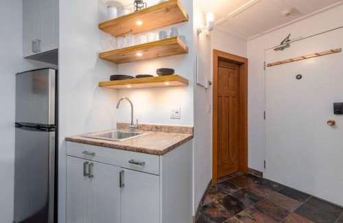 Whistler Creekside Apartment | Casa Creekside - Walk to Gondola, Shops, lakes!