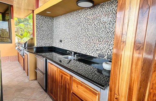 Manuel Antonio Villa | Casa Cristal, Great Ocean Views, Walk to the Beach