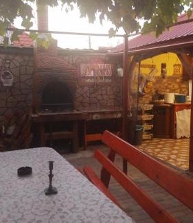2 Mai House | Casa Cristian
