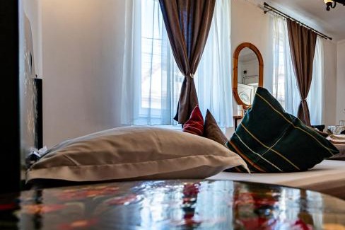 Sighisoara House | Casa Cu Usi - House of Doors
