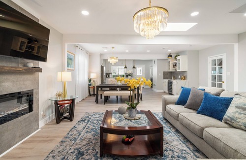 Inglewood House | Casa CW 3Bedrooms House + Guest Studio Near LAX/SoFi Stadium/Beachn