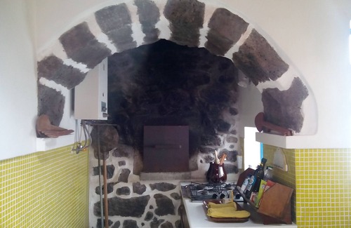 Ponta Delgada Cottage | Casa da Beira Mar - an ocean refuge (RRAL nº988)