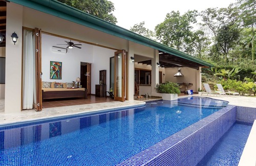 Dominical House | Casa Dakota Escaleras CR