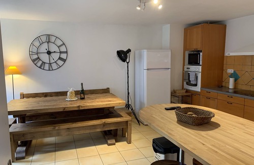 Guchan House | Casa Dartos: A large old village house, very quiet and cosy.