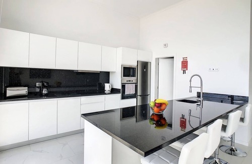 Estrela da Calheta House | Casa das Flores by LovelyStay
