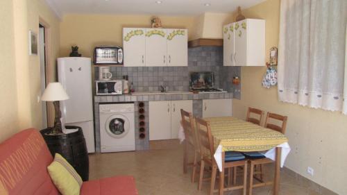 Flassans-sur-Issole House | Casa das oliveiras