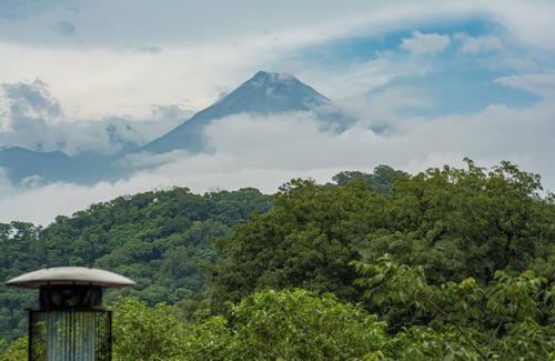 San Antonio Cabin | Casa de Campo con Increíble Vista al Volcán de Colima y un Clima Excepcional.!