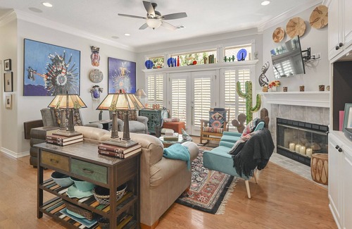 Pebble Creek Bed & Breakfast | Casa de Colores, a trip around the world in one weekend!