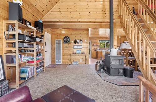 Oak Shores Cabin | Casa de Corona Lake House with Fireplace & Grill