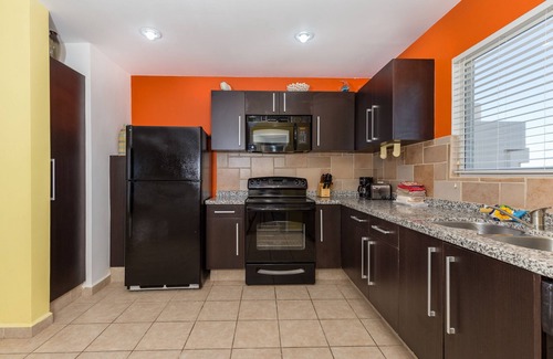 Las Conchas Condo | Casa de D'Angelo: Stunning ocean view from 4th floor with pool and hot tub