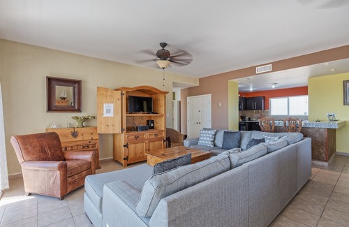 Las Conchas Condo | Casa de D'Angelo: Stunning ocean view from 4th floor with pool and hot tub