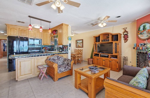 Las Conchas House | Casa de Juega: Beautiful beachfront with lovely views of the Sea of Cortez
