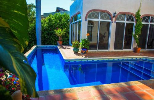 Hidalgo Villa | Casa de La Paz - Beautiful Beachfront Villa