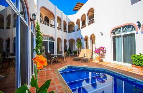 Hidalgo Villa | Casa de La Paz - Beautiful Beachfront Villa