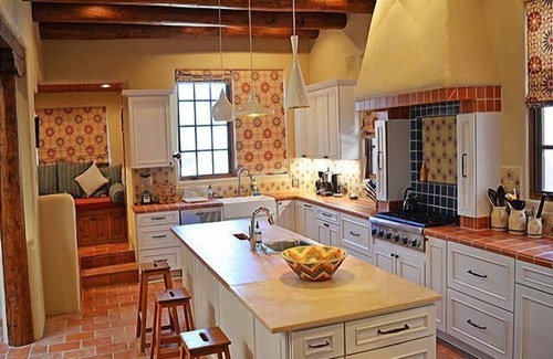 Arroyo Seco House | Casa de la Valle Luna Luxurious and Amazing Patio with Hot Tub and Fireplace