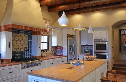 Arroyo Seco House | Casa de la Valle Luna Luxurious and Amazing Patio with Hot Tub and Fireplaces