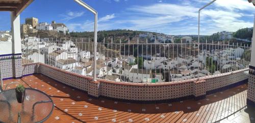 Setenil de las Bodegas House | Casa de las Lanzas