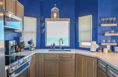 Las Conchas House | Casa de las Vistas: Soak in the sunset from this cozy beachview paradise