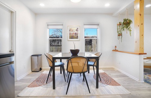 Casa Linda House | Casa de Lilas - Just Steps from Great Food & Art!