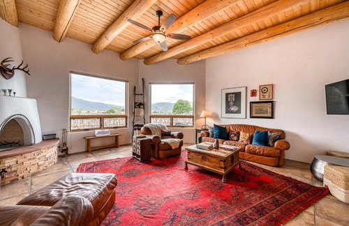 Taos House | Casa De Los Conejos