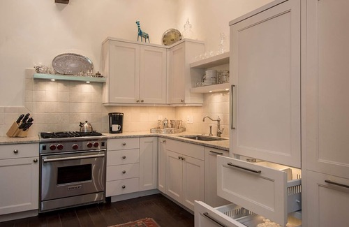 Historic Eastside House | Casa de los Farolitos - Historic Eastside Gem