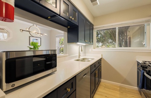 Albuquerque House | Casa De Los Globos/Luxury 2 Bedroom Home Steps From Balloon Fiesta Park
