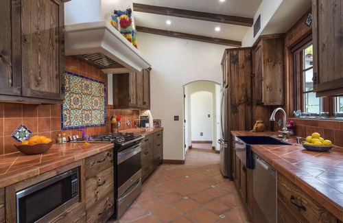 West Mesa House | Casa de Lujo | Spanish Seaside Retreat | Steps from the Beach