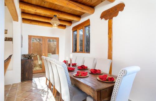 Historic Eastside House | Casa de Monte Vista