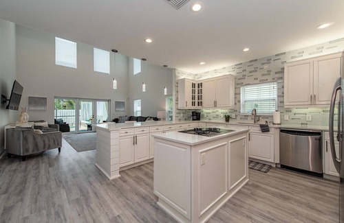 Naples Park House | Casa de Palmeras -1 mile to beach