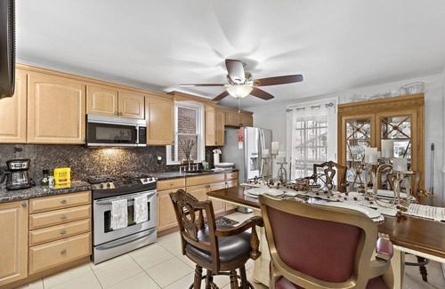 North Bergen Apartment | ★Casa de Paz I ★Min to American Dream Mall ★ Min to NYC★