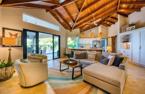 Uvita House | CASA DE PAZ · SPECTACULAR OCAN VIEW. PRIVATE ENTRANCE TO THE EXCLUSIVE BALLENA BEACH