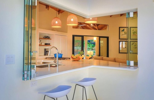 Uvita House | CASA DE PAZ · SPECTACULAR OCAN VIEW. PRIVATE ENTRANCE TO THE EXCLUSIVE BALLENA BEACH